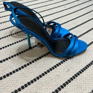 Zara Heels size 6 color blue